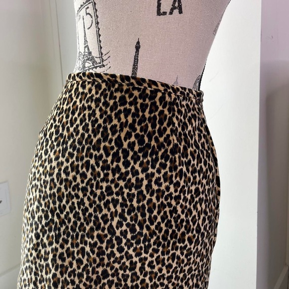 Vintage velvet leopard print skirt - Picture 3 of 5